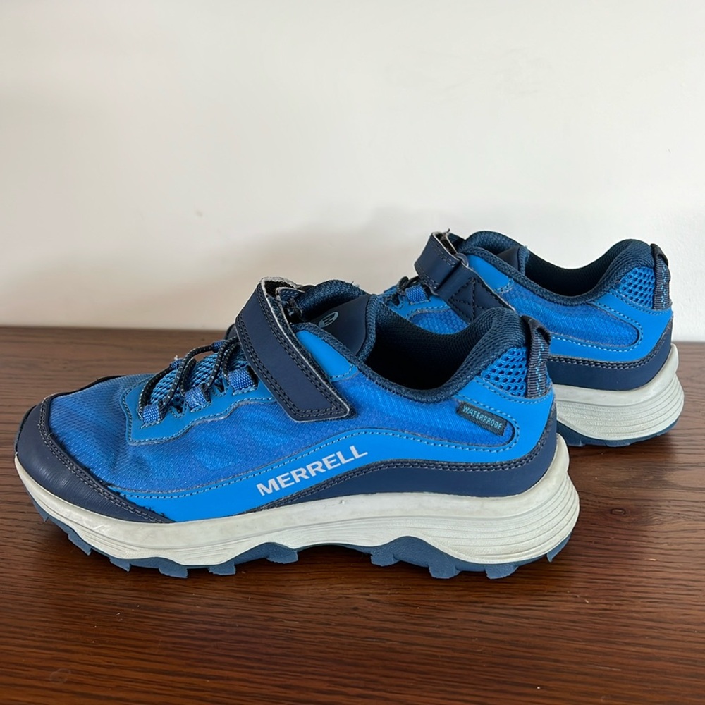 MERRELL Moab Speed Low Waterproof Hiking Shoe, size 4M big kid.